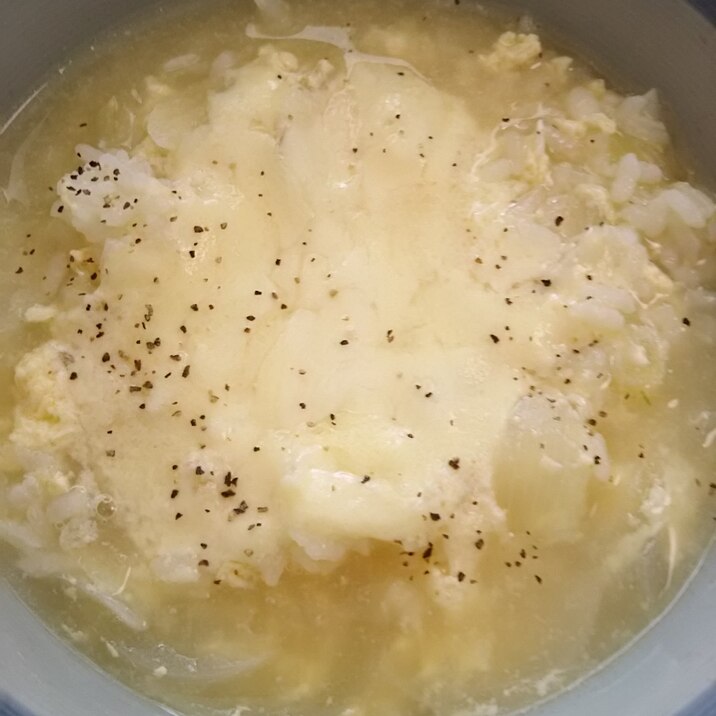 玉ねぎとチーズの卵雑炊(^^)